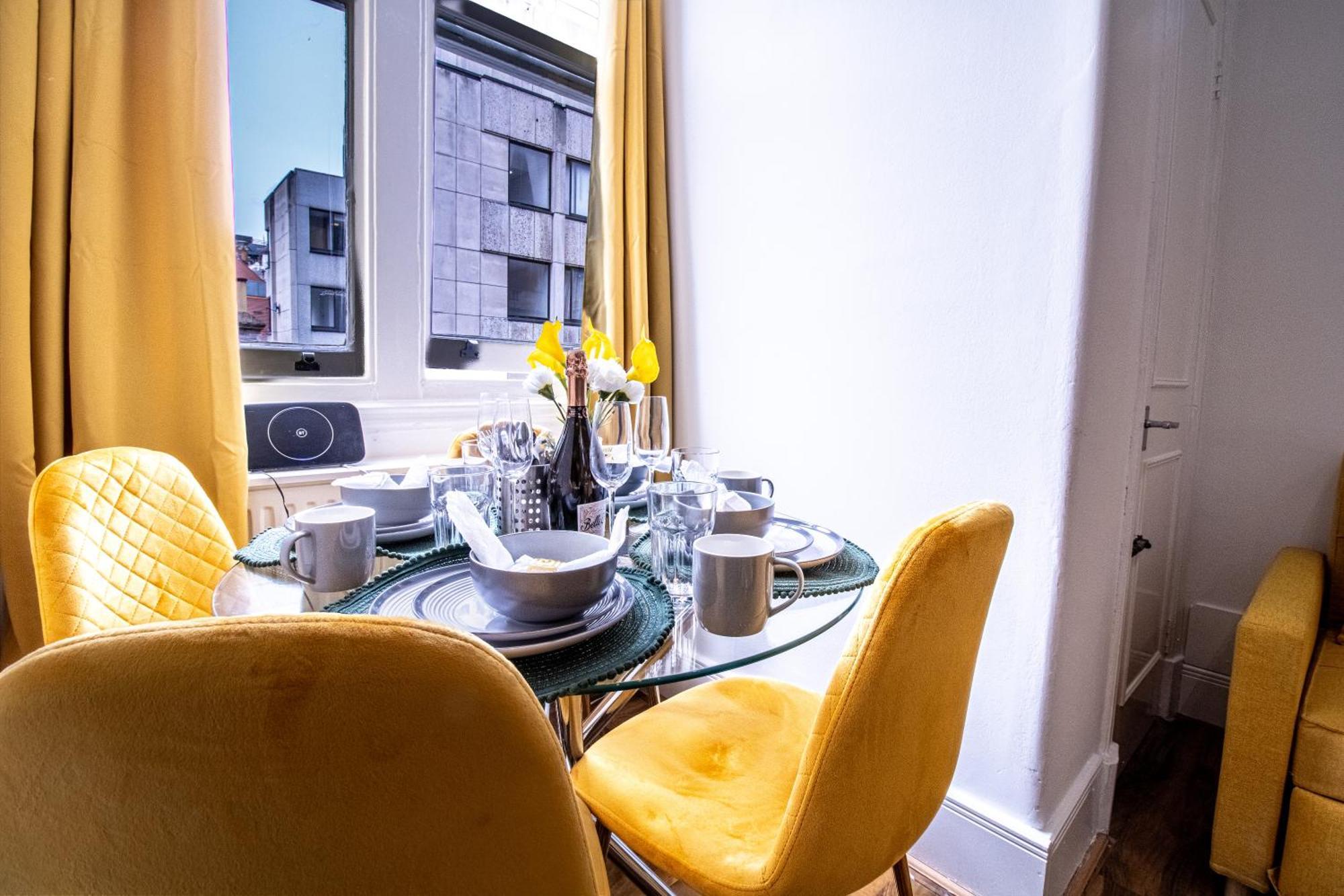 Luxurious Apartments On Oxford Street Londres Extérieur photo